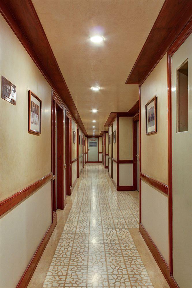 ורנאסי Hotel Pradeep מראה חיצוני תמונה